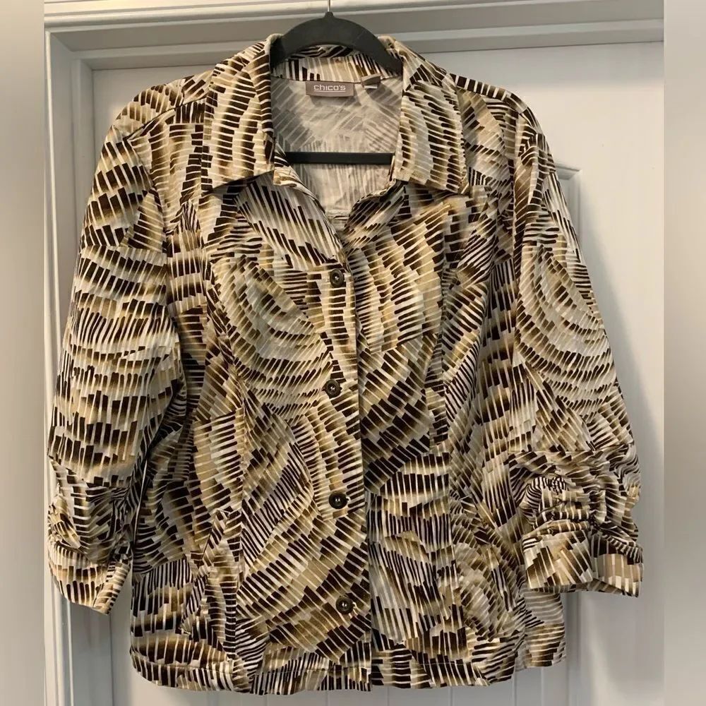 Chico’s Safari Look Jacket Ruched Sleeves Size 3 (Chico’s Size) or XL.